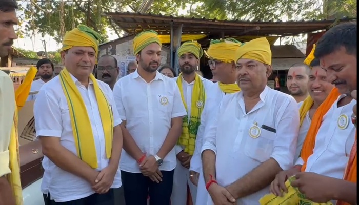 छपरा में जनसुराज पार्टी का शक्ति प्रदर्शन, संभावित प्रत्याशी एक मंच पर दिखे एकजुट