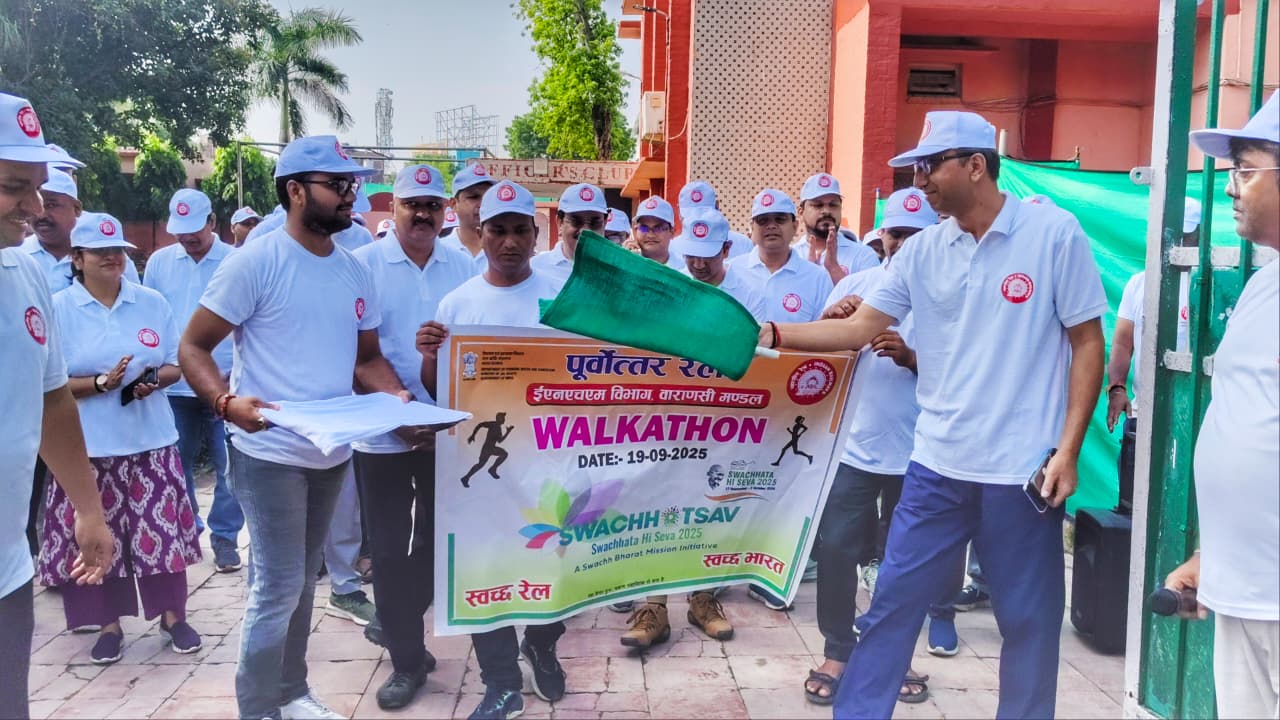 वाराणसी मंडल में वाकाथन स्वच्छता रैली का आयोजन कर स्वच्छता के लिए जागरूक किया गया