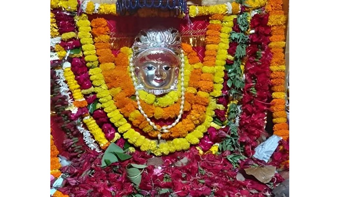 शारदीय नवरात्र की देवी मंदिरों में पूरी तैयारी, सोमवार से शुरू होगा 10 दिवसीय पर्व