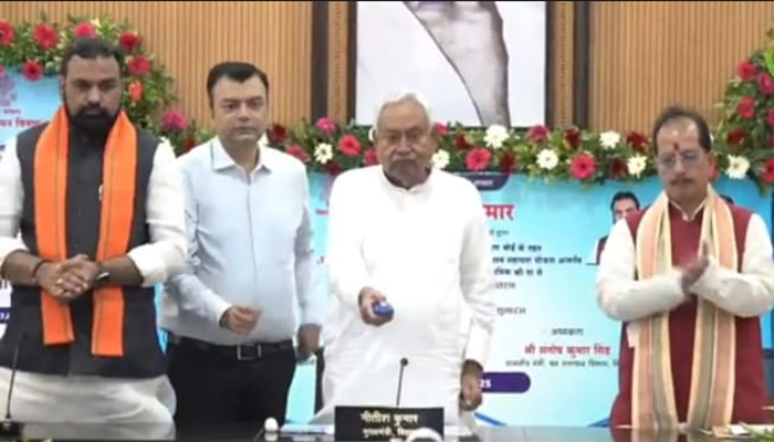 16 लाख श्रमिकों के खाते में पहुँचे 802 करोड़, युवाओं के लिए इंटर्नशिप पोर्टल लॉन्च