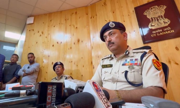 लद्दाख के डीजीपी ने सोनम वांगचुक पर पाकिस्तान से संबंध होने का लगाया आरोप