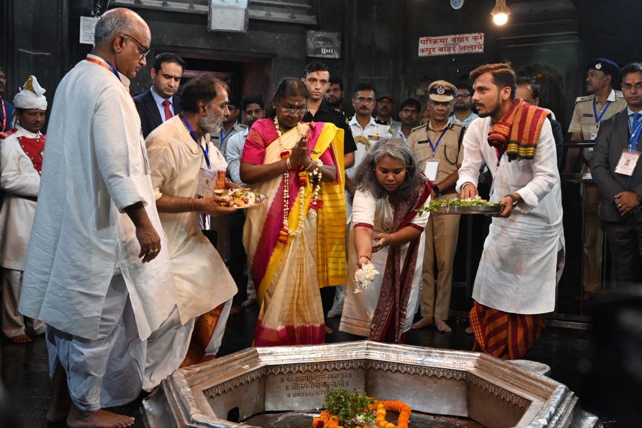 राष्ट्रपति द्रोपदी मुर्मु ने पूर्वजों की आत्मा की शांति और मोक्ष के लिए गयाजी में किया पिंडदान