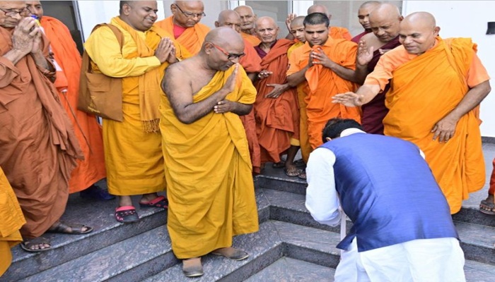 रूस में बुद्ध के अवशेषों के प्रदर्शन के लिए बौद्ध भिक्षुओं ने जताया प्रधानमंत्री का आभार