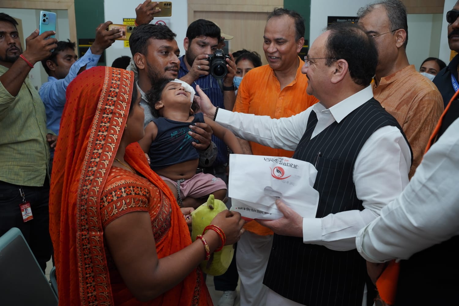 Akhand Jyoti Eye Hospital: विशेष कलश स्थापना समारोह में शामिल हुए केन्द्रीय स्वास्थ्य मंत्री जे.पी. नड्डा
