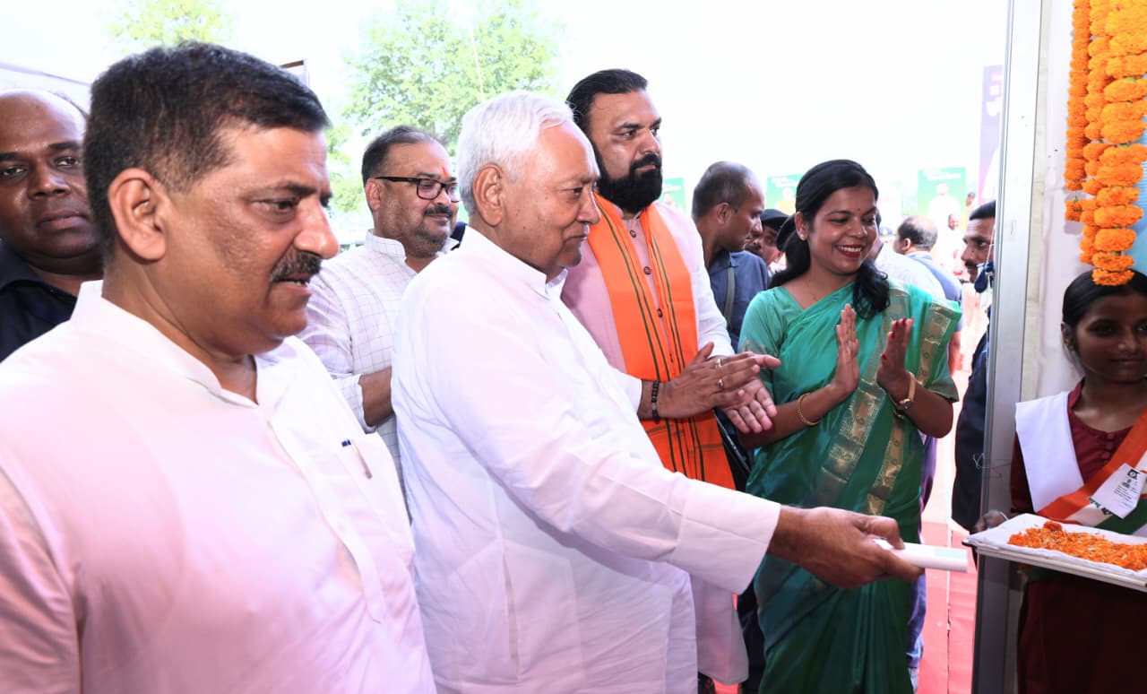 मुख्यमंत्री नीतीश कुमार ने वैशाली में 331 योजनाओं का किया उद्घाटन-शिलान्यास