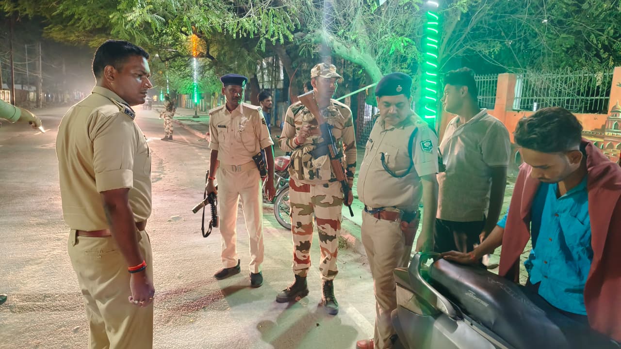 विधानसभा चुनाव 2025: SSP के नेतृत्व में CAPF ने जिलेभर में चलाया विशेष गश्ती और जांच अभियान