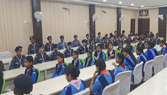 मतदाता जागरूकता को लेकर स्काउट और गाइड कैडेट्स के साथ मतदाता संवाद का हुआ आयोजन