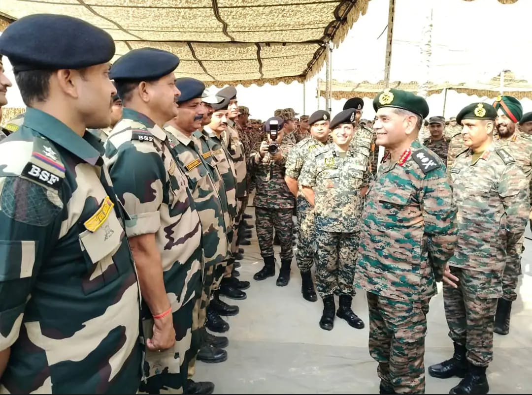 पाकिस्तान सोच ले कि उसे भूगोल में रहना है या नहीं: सेना प्रमुख द्विवेदी