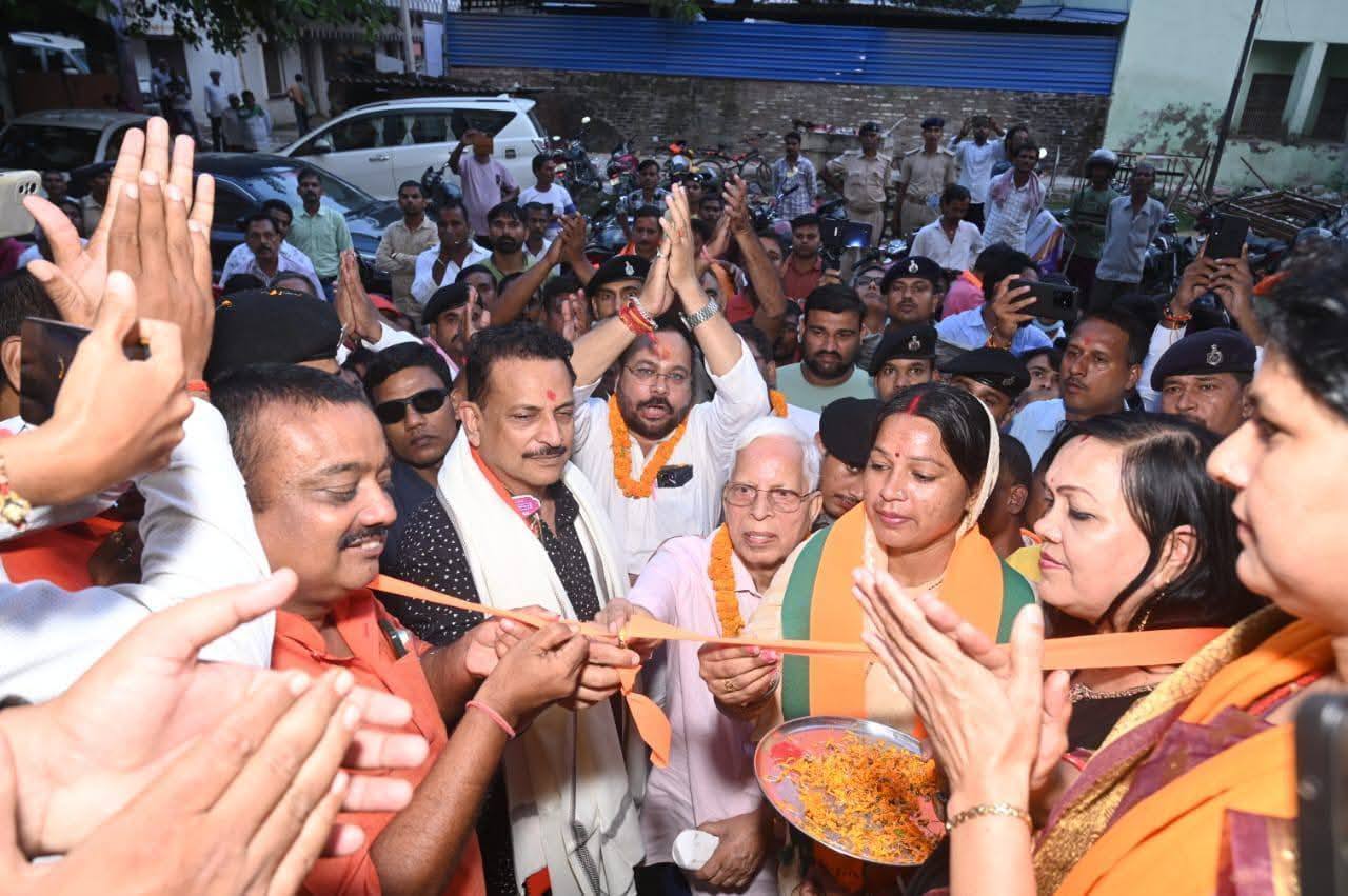 एनडीए प्रत्याशी के चुनाव कार्यालय का सांसद रूढ़ी ने किया उद्घाटन