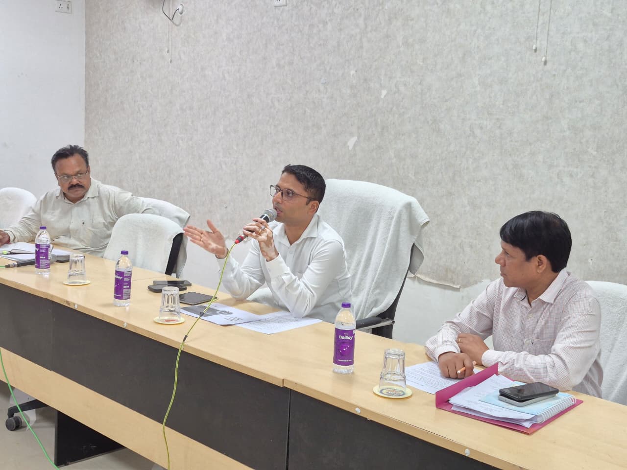 बिहार विधानसभा चुनाव: बैंकों से किसी भी तरह के राशि की संदिग्ध निकासी पर पूर्ण रूप से रखें निगरानी: डीएम