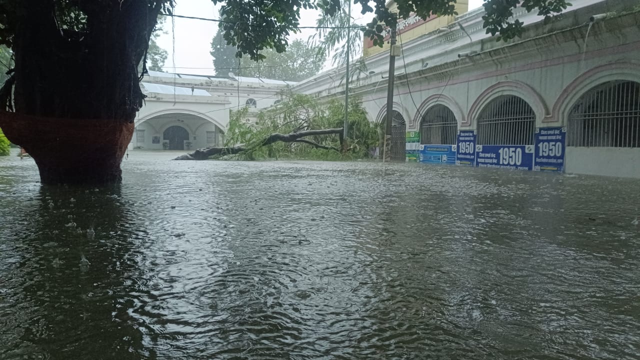 सारण जिला में भारी बारिश से जगह जगह जलभराव, प्रशासन सतर्क