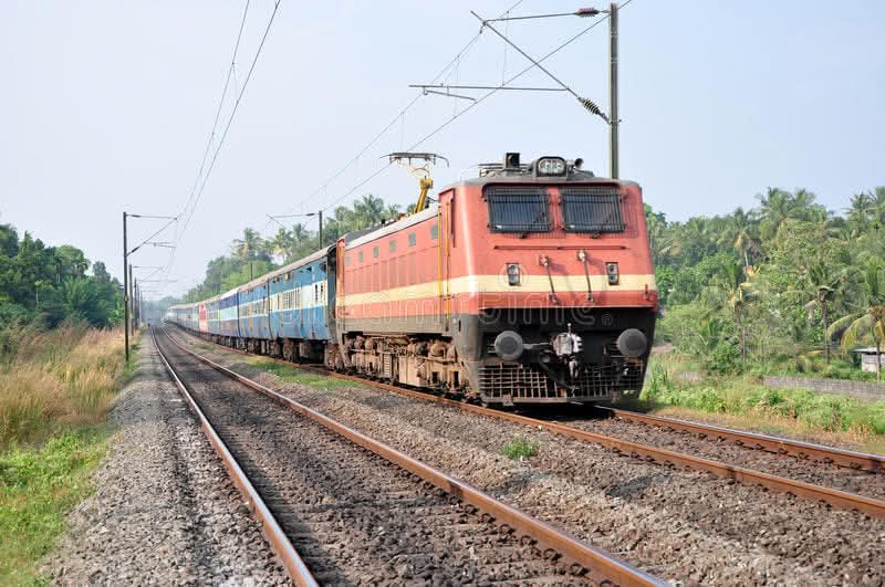 वाराणसी मंडल में विशेष ट्रेनों के माध्यम से छठ पर्व पर रेल यात्रियों की यात्रा हो रही सुगम और सुखद
