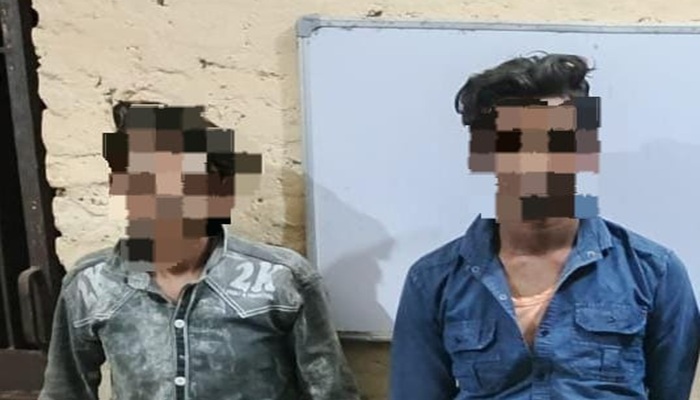 बनियापुर थाना अंतर्गत अवैध हथियार के साथ दो युवक गिरफ्तार