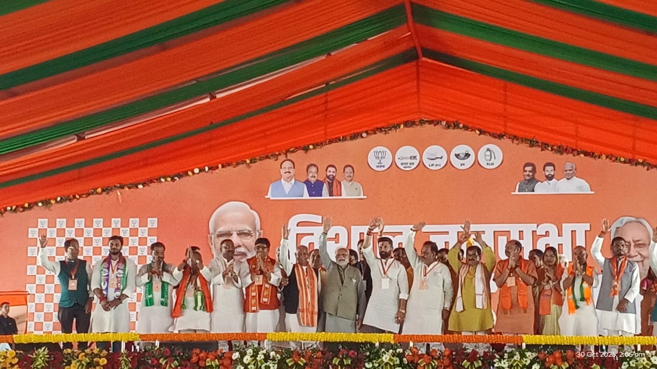 मां गंगा, अंबिका भवानी, बाबा हरिहरनाथ के पवित्र भूमि के हम प्रणाम करत बानी: नरेंद्र मोदी