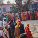 सारण जिले के 10 विधानसभा सीटों पर 108 उम्मीदवारों के भाग्य का आज होगा फैसला, मतदान जारी fc0bbf09-011f-40e0-a5b5-f84bc8634849